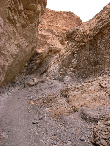 death-valley-mosaic-canyon-trail-end.jpg