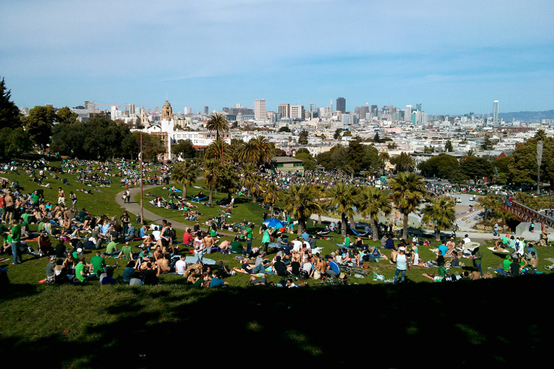 Dolores Park full of people