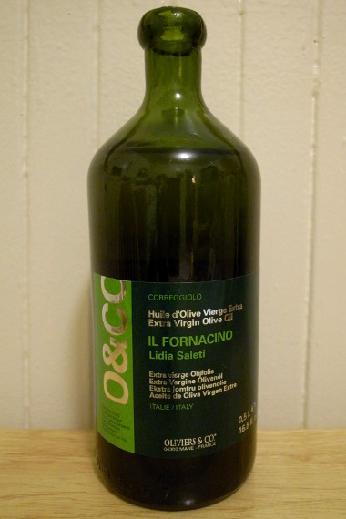 O&CO olive oil bottle
