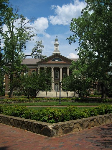 UNC Campus's Manning Hall, home of the School of Information and Library Science (SILS)