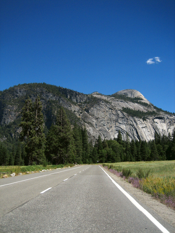 Views of Yosemite Valley from the road