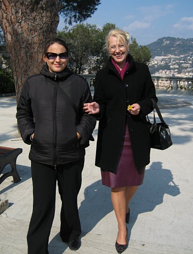 Aurelie and Chris at Chateau de Nice