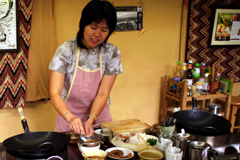 Yui from A lot of Thai showing how to make Tamarind paste for pad thai in Chiang Mai, Thailand