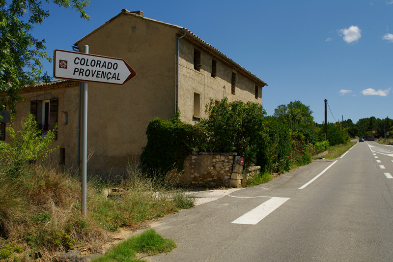 Colorado Provençal sign near Rustrel, France