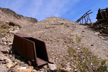 An old ore cart outside the Keane Wonder Mine