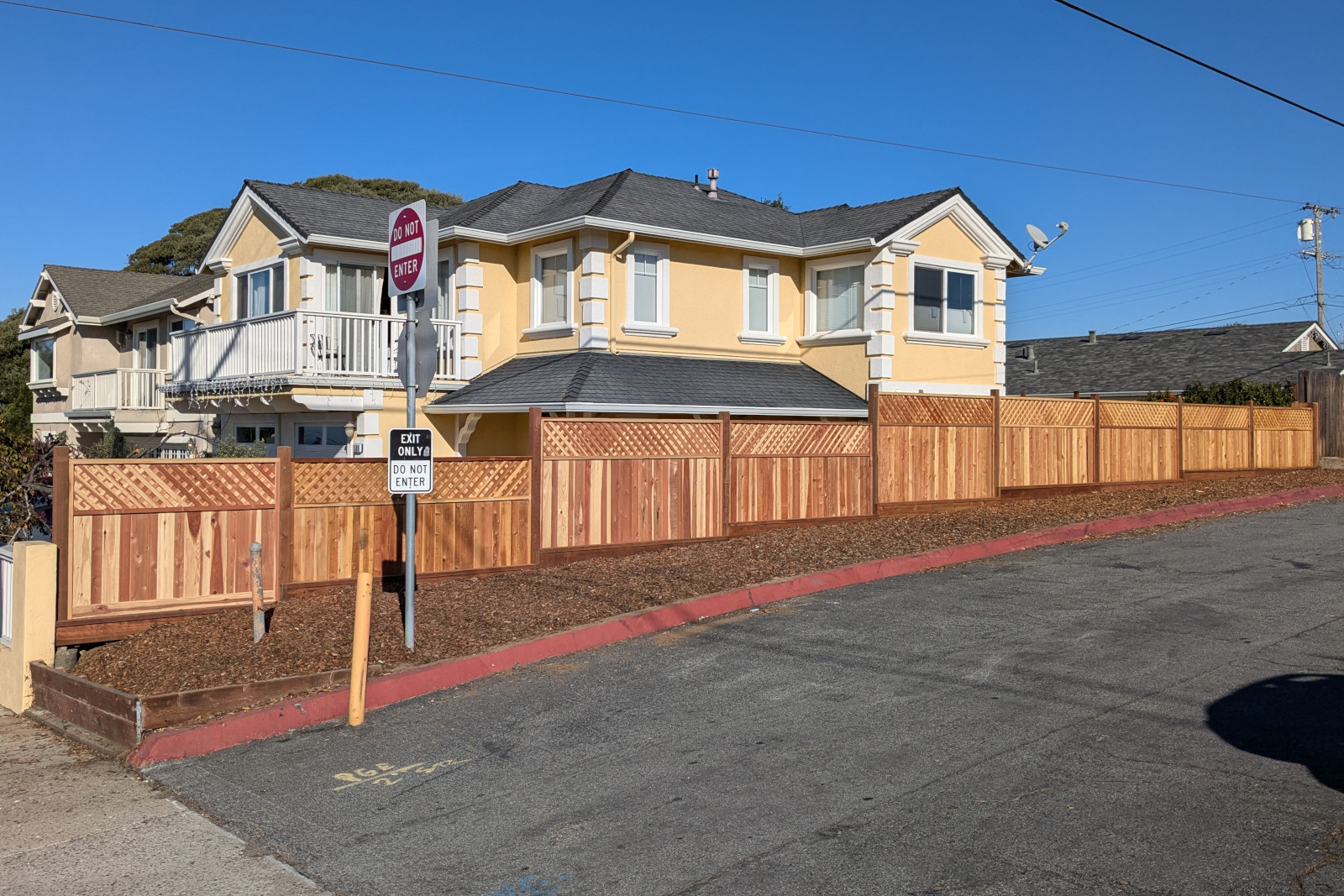 Completed 72' fence made using prefab fence panels