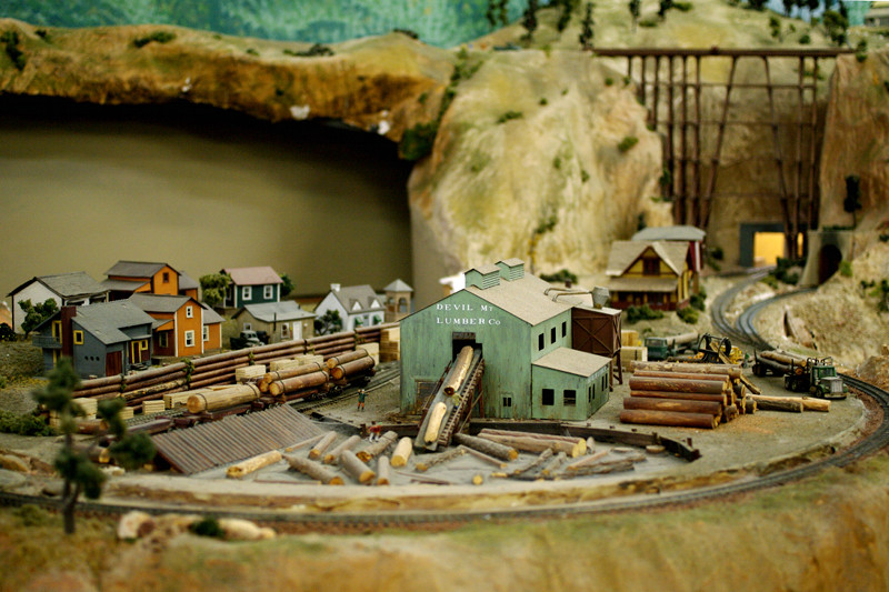 Model railroading lumber mill