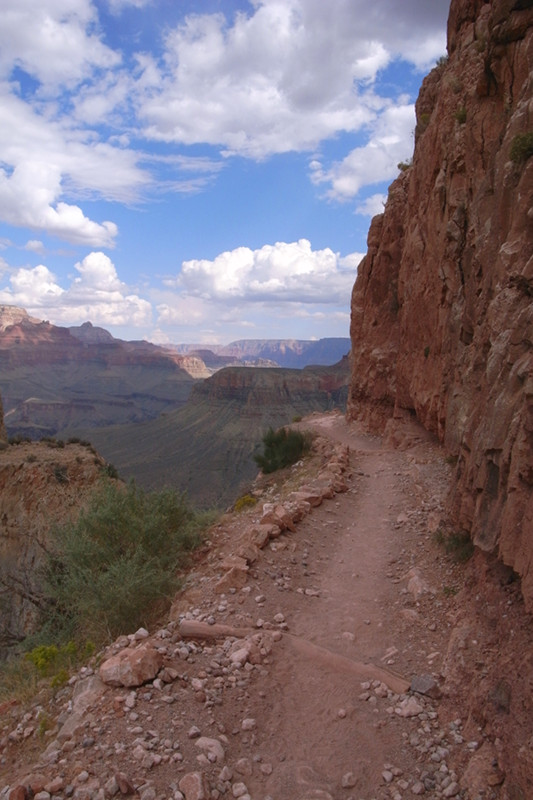 Particularly cliffy part of the South Kaibab trail in the Grand Canyon