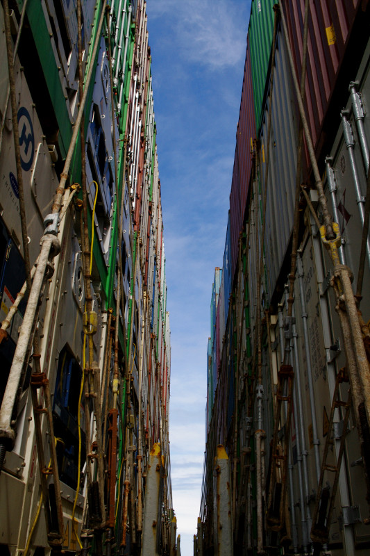 View between containers on the Hanjin Palermo