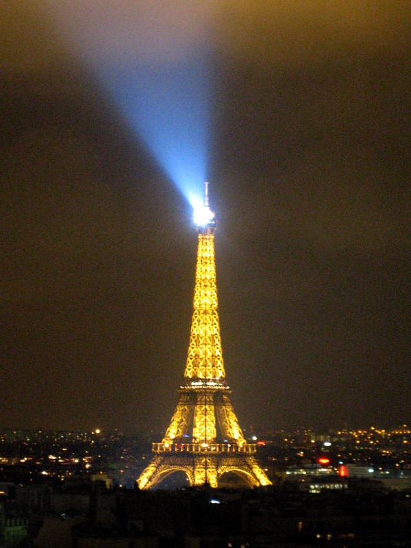 La Tour Eiffel at night
