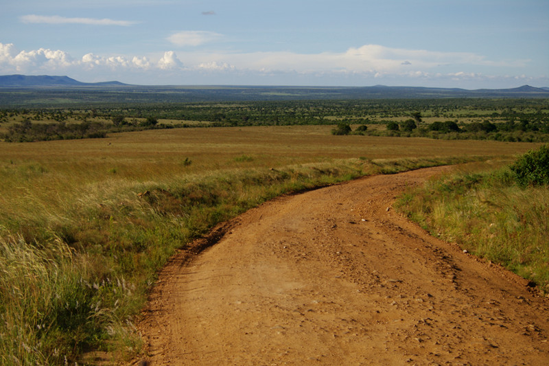 maasai mara kenya dirt road