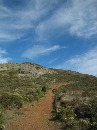 Trail towards Slacker Ridge