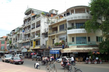 this is a glimpse of what most nicer phnom penh architecture looks like
