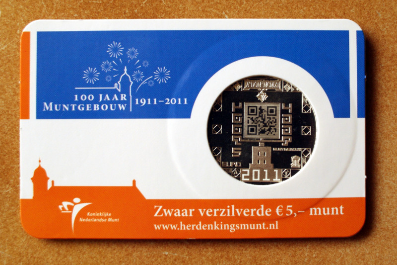 Royal Dutch Mint 2011 Commemorative Fiver (reverse) with QR Code
