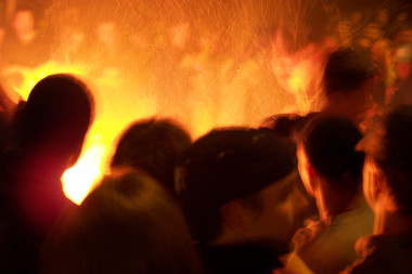 Bonfires in Franklin St, Chapel Hill, after UNC beats Duke, February 2001