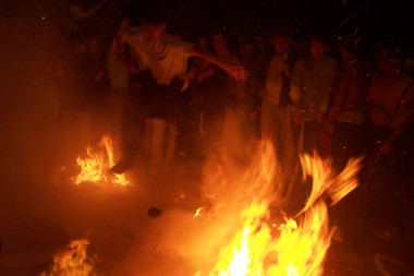 Bonfires in Franklin St, Chapel Hill, after UNC beats Duke, February 2001