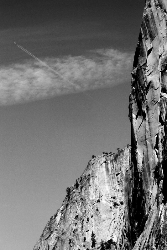 Airplane contrail at Yosemite National Park (black and white)